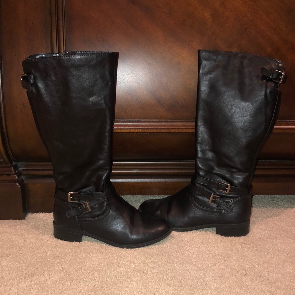 Women’s black boots